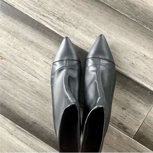 Journee Collection ‘Jadde’ Black Sock Style Booties w/ Kitten Heel & Pointed Toe - Picture 10 of 11